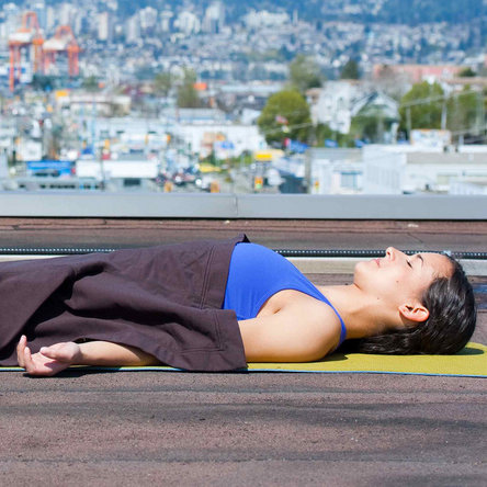 Reasons to Use a Blanket During Yoga