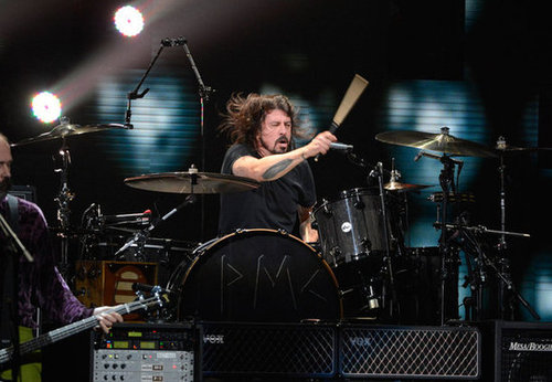 Paul and Nirvana Play the 12/12/12 Show With Kanye, Chris, and More Stars Paul and Nirvana Play the 12/12/12 Show With Kanye, Chris, and More Stars