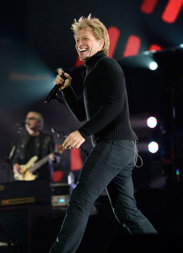 Paul and Nirvana Play the 12/12/12 Show With Kanye, Chris, and More Stars Paul and Nirvana Play the 12/12/12 Show With Kanye, Chris, and More Stars
