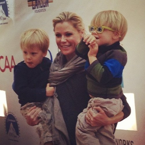 Julie Bowen balanced two of her adorable sons at the early-morning Milk and Bookies event.
Julie Bowen balanced two of her adorable sons at the early-morning Milk and Bookies event.