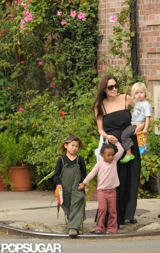 In October 2008, Angelina Jolie took a walk with Shiloh, Pax, and Zahara.
In October 2008, Angelina Jolie took a walk with Shiloh, Pax, and Zahara.