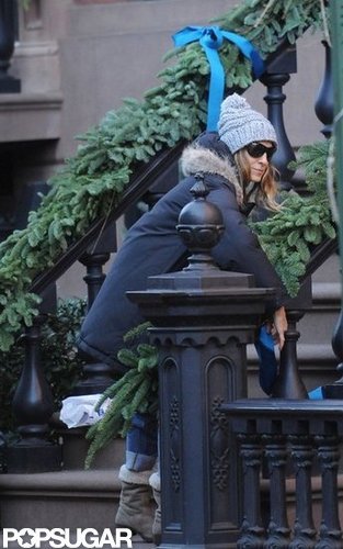 Sarah Jessica Parker was up for holiday decorating.
Sarah Jessica Parker was up for holiday decorating.