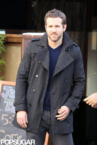 Ryan Reynolds Makes a Sexy Sushi Run in LA Ryan Reynolds Makes a Sexy Sushi Run in LA