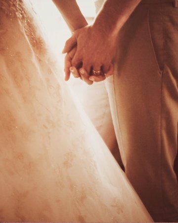 Blake Lively and Ryan Reynolds held hands on their South Carolina wedding day in September 2012.
Source: Guy Aroch/Martha Stewart Weddings
Blake Lively and Ryan Reynolds held hands on their South Carolina wedding day in September 2012.
Source: Guy Aroch/Martha Stewart Weddings