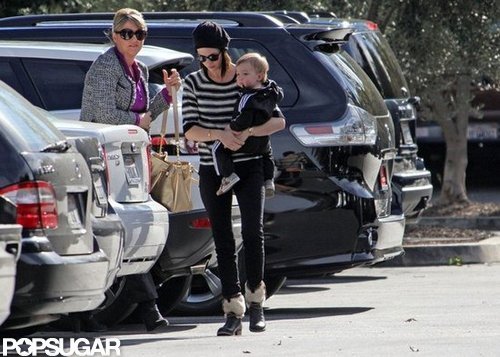 January Jones held baby Xander on her hip to grab a bite to eat with her mom in LA.
January Jones held baby Xander on her hip to grab a bite to eat with her mom in LA.