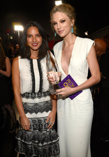 Taylor Swift Goes Simple But Sexy at the 2013 PCAs Taylor Swift Goes Simple But Sexy at the 2013 PCAs