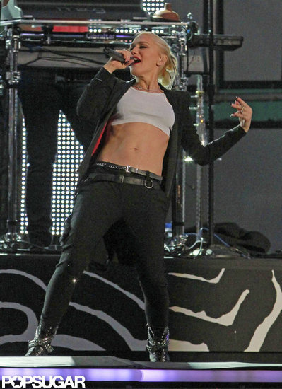 Gwen Stefani Shows Her Rock-Hard Abs and Sings For Jimmy Kimmel Gwen Stefani Shows Her Rock-Hard Abs and Sings For Jimmy Kimmel