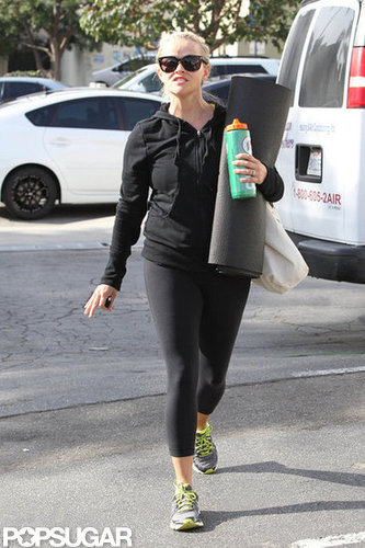 Reese Witherspoon Mixes Gym and Family Time Reese Witherspoon Mixes Gym and Family Time