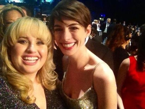 Rebel Wilson snapped a photo with Anne Hathaway during the SAG Awards.
Source: Twitter user RebelWilson
Rebel Wilson snapped a photo with Anne Hathaway during the SAG Awards.
Source: Twitter user RebelWilson