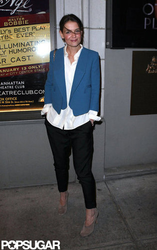 Katie Holmes gave a smile as she headed into a Broadway show.
Katie Holmes gave a smile as she headed into a Broadway show.