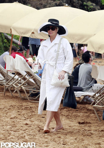 Parenthood's Peter Krause Goes Shirtless in a Beach Scene With Monica Potter Parenthood's Peter Krause Goes Shirtless in a Beach Scene With Monica Potter