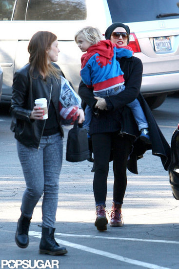 Gwen Stefani carried Zuma Rossdale.
Gwen Stefani carried Zuma Rossdale.