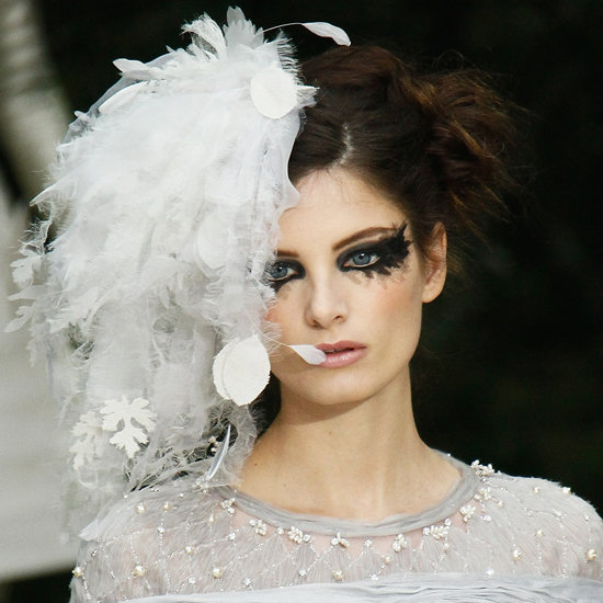 A Closer Look at the Avant Garde Makeup at Chanel A Closer Look at the Avant Garde Makeup at Chanel