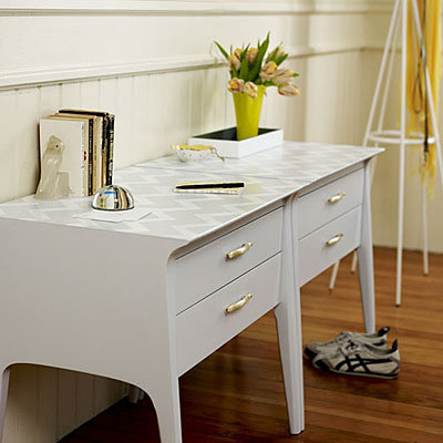 Unify two side tables with a chevron paint makeover.
Source: Sunset Magazine
Unify two side tables with a chevron paint makeover.
Source: Sunset Magazine