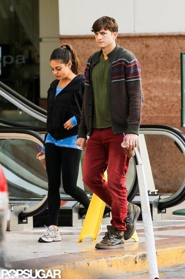 Mila Kunis wore black leggings to grab a coffee with boyfriend Ashton Kutcher in LA.
Mila Kunis wore black leggings to grab a coffee with boyfriend Ashton Kutcher in LA.