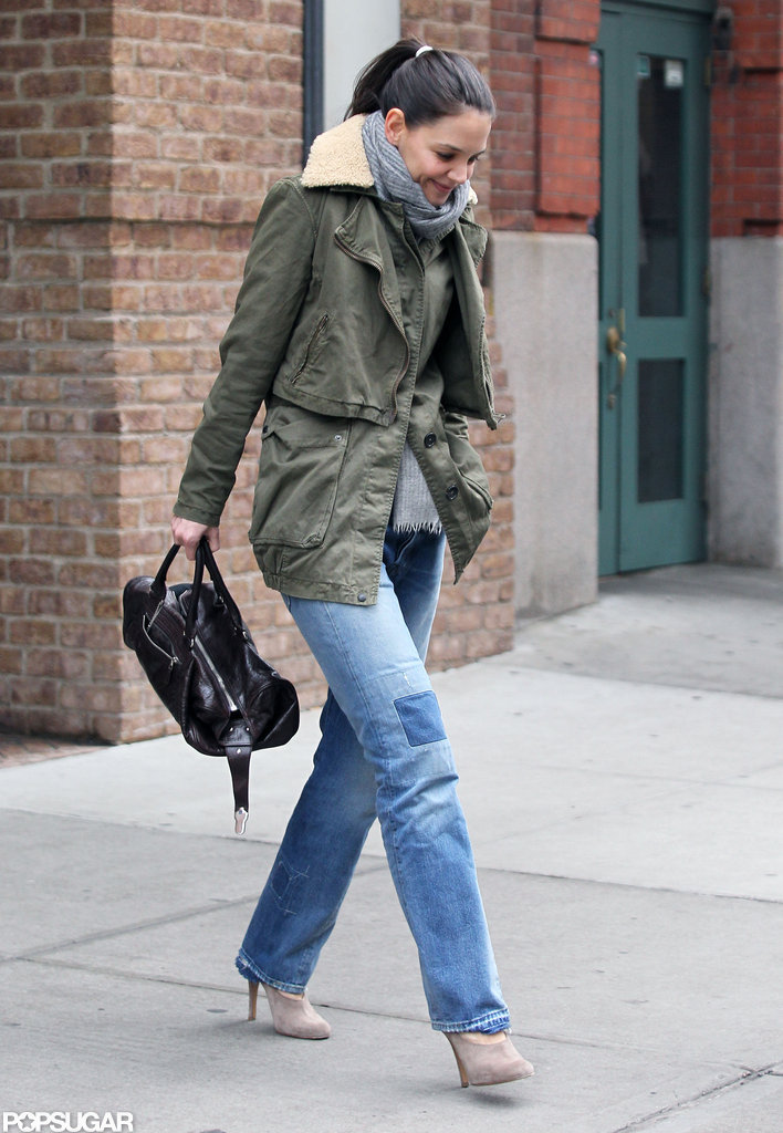 Katie Holmes had lunch in NYC.
Katie Holmes had lunch in NYC.