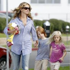 5 Celebrity Families Living Outside Hollywood 5 Celebrity Families Living Outside Hollywood