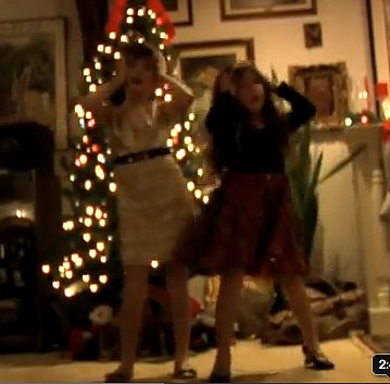 Girls Give Their Dad The Best Present (VIDEO)