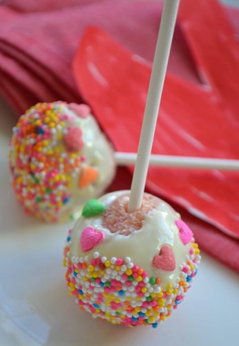 No-Bake Valentine's Day Cake Pops No-Bake Valentine's Day Cake Pops