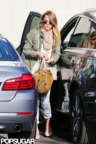 Jessica Alba Makes It to a Mid-Award-Season Meeting Jessica Alba Makes It to a Mid-Award-Season Meeting