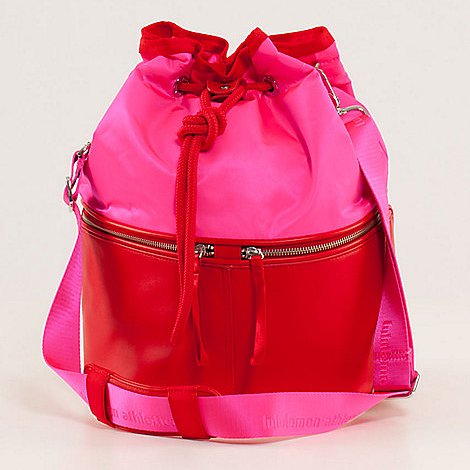 Healthy Items to Keep in a Purse