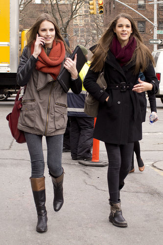 With hints of leather, and Winter-hued snoods, these stylers stayed dressed-down, but not entirely under the fashion radar.
With hints of leather, and Winter-hued snoods, these stylers stayed dressed-down, but not entirely under the fashion radar.