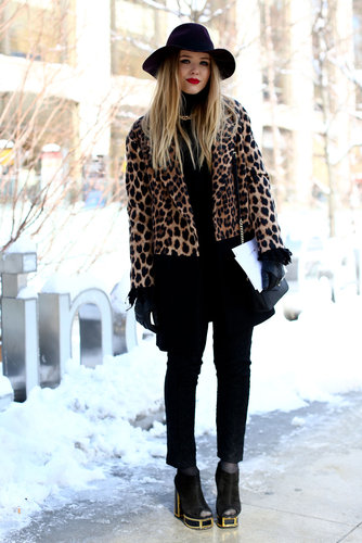 A leopard-print Zara coat made all the difference in this all-black ensemble.
A leopard-print Zara coat made all the difference in this all-black ensemble.