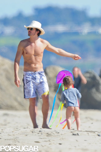 Bikini-Clad Miranda Kerr Hits the Beach With Flynn and Shirtless Orlando! Bikini-Clad Miranda Kerr Hits the Beach With Flynn and Shirtless Orlando!