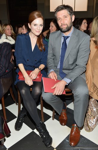 Julianne Moore sat next to Bart Freundlich at Tommy Hilfiger's women's collection fashion show on Saturday.
Julianne Moore sat next to Bart Freundlich at Tommy Hilfiger's women's collection fashion show on Saturday.