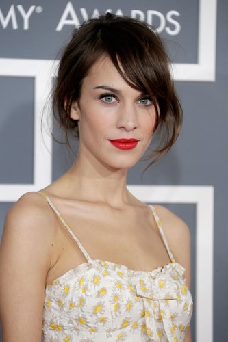 Alexa Chung's Vibrant Lip Look Alexa Chung's Vibrant Lip Look