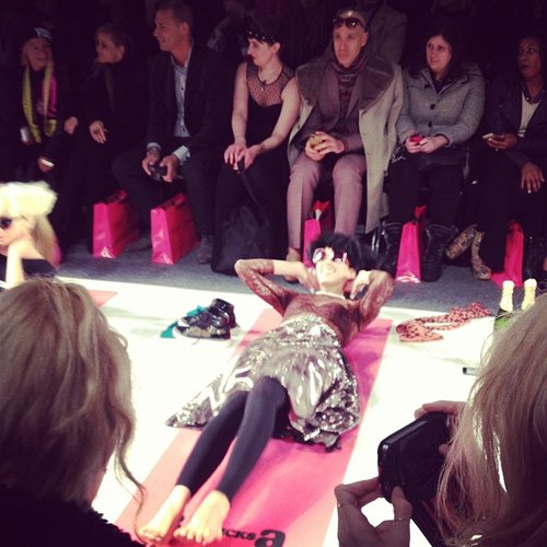 Just some sit-ups at Betsey Johnson.
Just some sit-ups at Betsey Johnson.