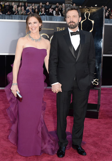 Ben Affleck Walks the Oscars Red Carpet With a Gucci-Clad Jennifer Garner Ben Affleck Walks the Oscars Red Carpet With a Gucci-Clad Jennifer Garner