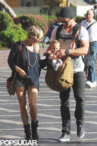 Chris Hemsworth and Elsa Pataky Stroll in Sydney With Baby India Chris Hemsworth and Elsa Pataky Stroll in Sydney With Baby India