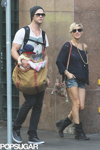 Chris Hemsworth and Elsa Pataky Stroll in Sydney With Baby India Chris Hemsworth and Elsa Pataky Stroll in Sydney With Baby India