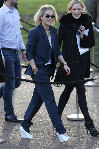 On Monday, Rita Ora arrived at the Burberry Prorsum Autumn/Winter 2013 fashion show.
On Monday, Rita Ora arrived at the Burberry Prorsum Autumn/Winter 2013 fashion show.