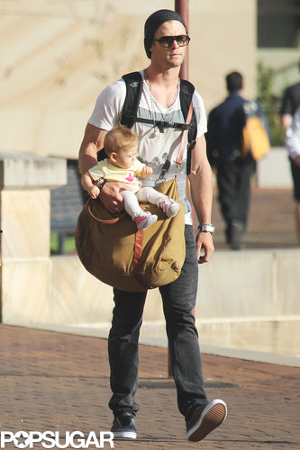 Chris Hemsworth and Elsa Pataky Stroll in Sydney With Baby India Chris Hemsworth and Elsa Pataky Stroll in Sydney With Baby India
