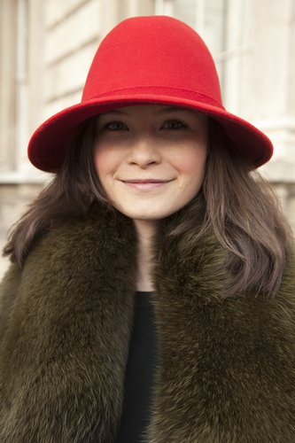 A red wool hat was the ideal accompaniment to a moss green fur coat.
A red wool hat was the ideal accompaniment to a moss green fur coat.