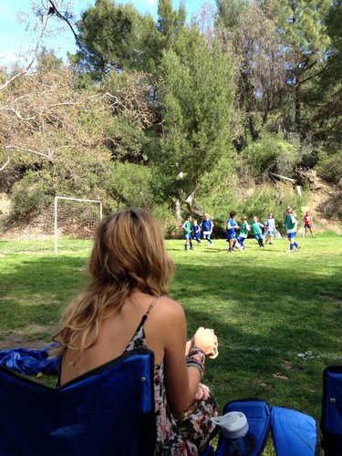 Heidi Klum played soccer mom while attending her sons' game.
Source: Twitter user heidiklum
Heidi Klum played soccer mom while attending her sons' game.
Source: Twitter user heidiklum