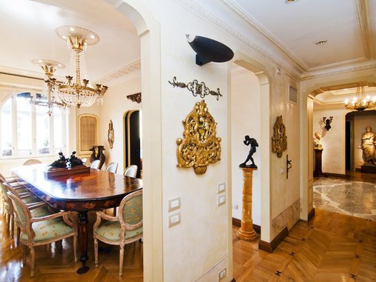 Eclectic wall hangings add personality to the hallway for a cool, modern gallery effect.
Source: Sotheby's
Eclectic wall hangings add personality to the hallway for a cool, modern gallery effect.
Source: Sotheby's