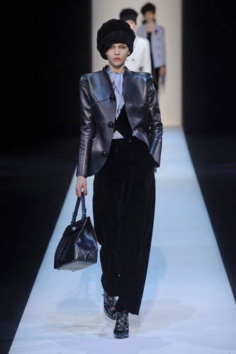Giorgio Armani Fall 2013
Giorgio Armani Fall 2013