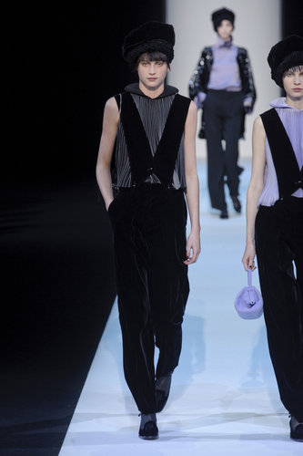 Giorgio Armani Fall 2013
Giorgio Armani Fall 2013