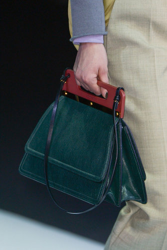 Emporio Armani Fall 2013
Emporio Armani Fall 2013