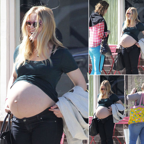 Pictures of Kristen Bell Showing Off Pregnant Belly