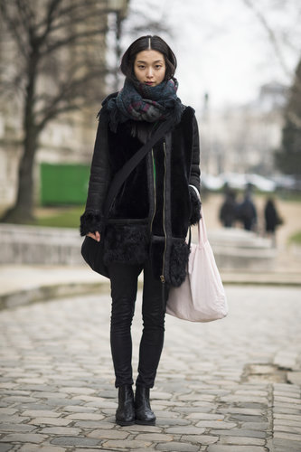 Bundled up in a gorgeous furry coat, while slim bottoms and Chelsea boots played to the cool-girl angle.
Source: Le 21ème | Adam Katz Sinding
Bundled up in a gorgeous furry coat, while slim bottoms and Chelsea boots played to the cool-girl angle.
Source: Le 21ème | Adam Katz Sinding