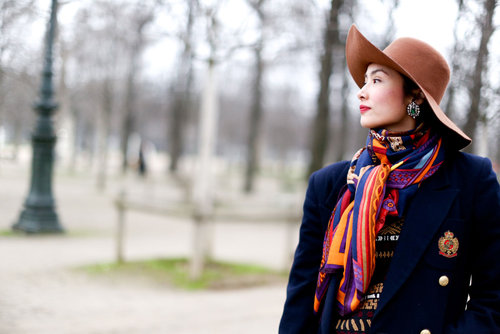 A floppy hat look isn't quite complete with out a dose of red lip color.
A floppy hat look isn't quite complete with out a dose of red lip color.