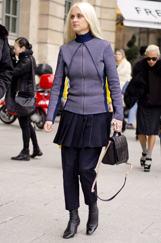 A fashion-forward play on proportions.
A fashion-forward play on proportions.