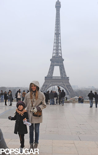 Jessica Alba and Honor Strike a Sweet Pose in Paris Jessica Alba and Honor Strike a Sweet Pose in Paris