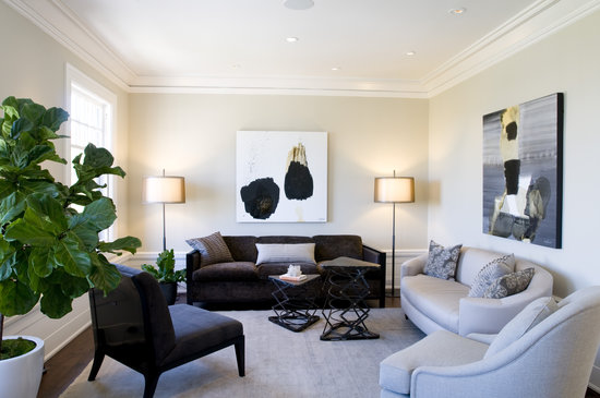 Neutral hues play against the abstract art and modern furniture, creating an inviting room for guests.
Source: Angie Silvy Photography
Neutral hues play against the abstract art and modern furniture, creating an inviting room for guests.
Source: Angie Silvy Photography
