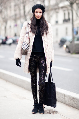 Glittering leggings and buckled booties played opposites against a plaid bag and knit beanie.
Source: Le 21ème | Adam Katz Sinding
Glittering leggings and buckled booties played opposites against a plaid bag and knit beanie.
Source: Le 21ème | Adam Katz Sinding