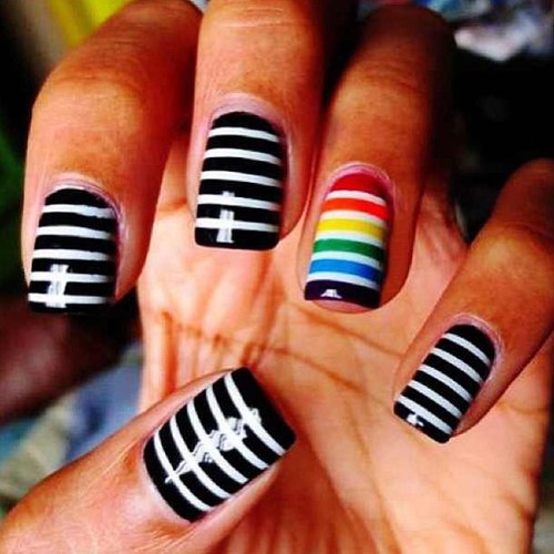 Rainbow stripes add some pizzazz to this otherwise monochromatic manicure.
Source: Instagram user deeispolished
Rainbow stripes add some pizzazz to this otherwise monochromatic manicure.
Source: Instagram user deeispolished
